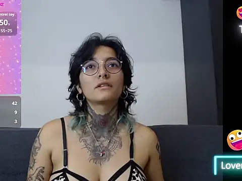 Ivyravens 现场XXX聊天