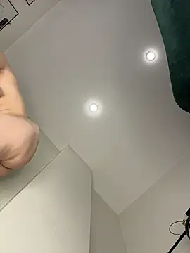 XXX chat uživo modela AnikaBest