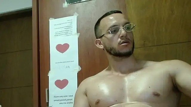 MarcusMilarc's Live XXX Chat