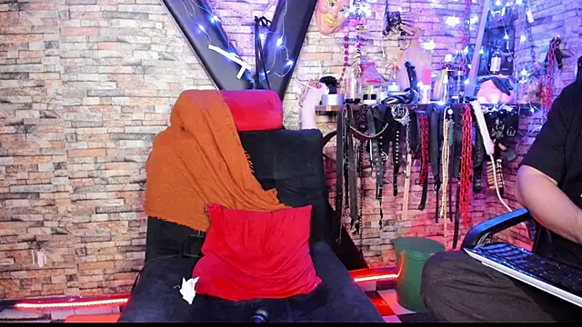 Liltildeman_moon's Live XXX Chat