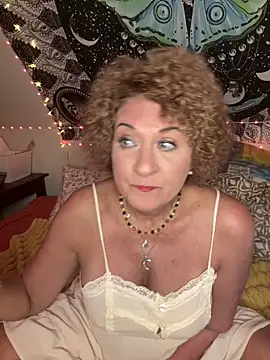 SuzyCatzz's Live XXX Chat