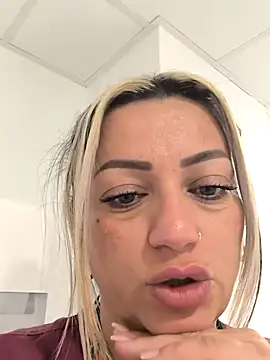 NinaRicci1518 – webcam-show