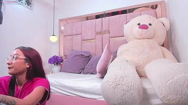 Chat XXX ao vivo de emily_daarell