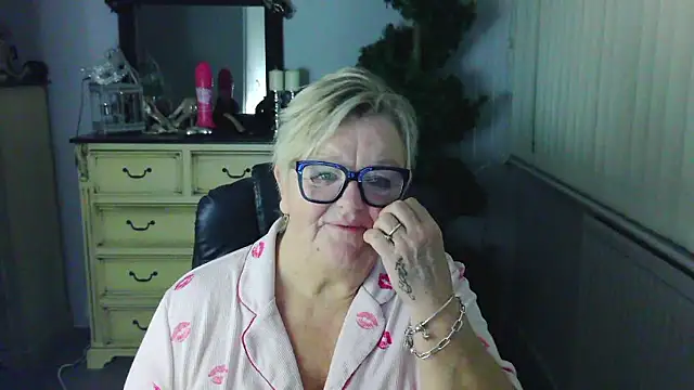 BridgetBlueEyes' Live XXX Chat