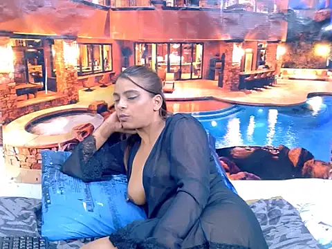 IndianSexyAss Adlı Modelin Canlı XXX Sohbeti