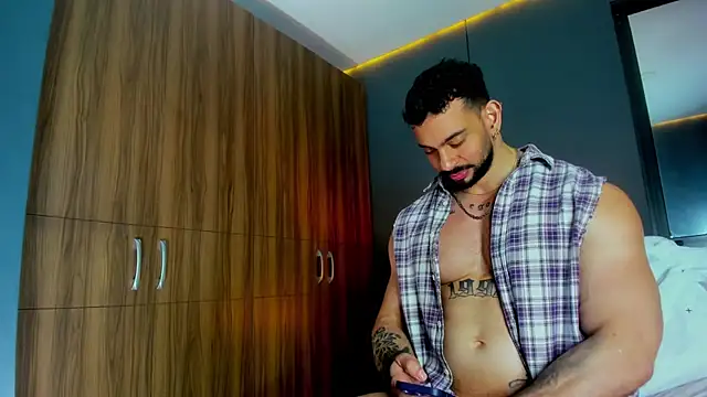 massimo_visconti live XXX chat