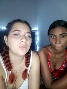 Chloe_Sky_loveのライブXXXチャット