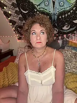 SuzyCatzz Chat XXX live