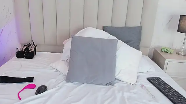 ViolettaRousee_ Chat XXX in diretta