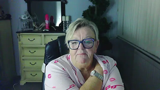 BridgetBlueEyes' Live XXX Chat