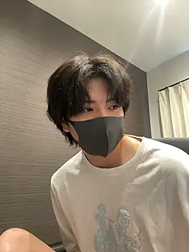 CHROME-kun925 Adlı Modelin Canlı XXX Sohbeti