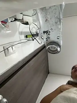 Chat +18 de valeria2019hot ao vivo