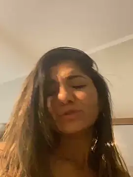 Chat +18 de AlejandritaMilano ao vivo