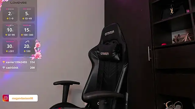 Chat XXX en directo de MeganDaviees