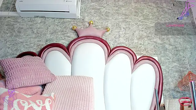 EmmaCrushのライブXXXチャット