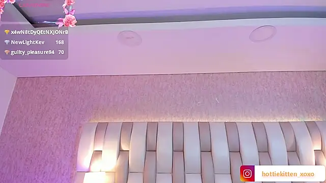 Chatroom XXX en direct de Viollet_xoxo