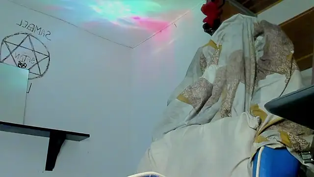 Lord_LuciferHotDirty777のライブXXXチャット