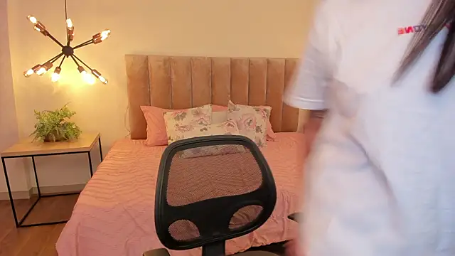 Abriil_cutee: απευθείας συνομιλία ΧΧΧ