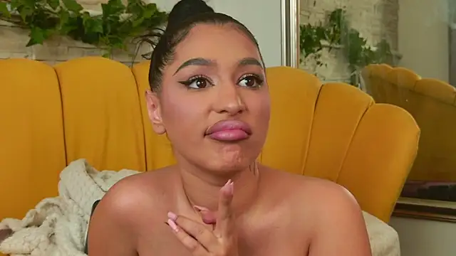 BunnyNyxx Chat XXX in diretta