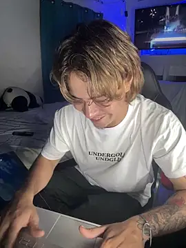 Вебкам-шоу AngelLatinBoy