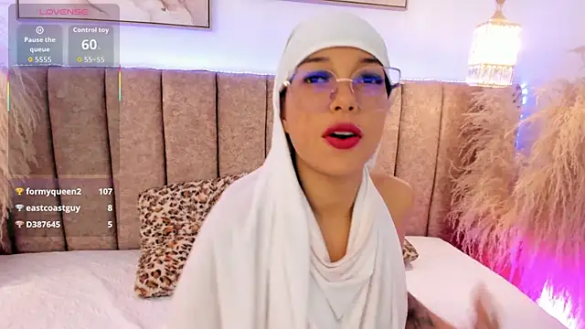 naishaa_'s Live XXX Chat