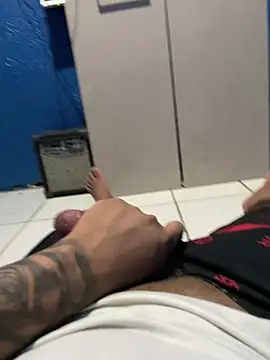 Alangostoso092 webcam show