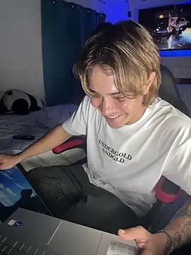 AngelLatinBoy 现场XXX聊天