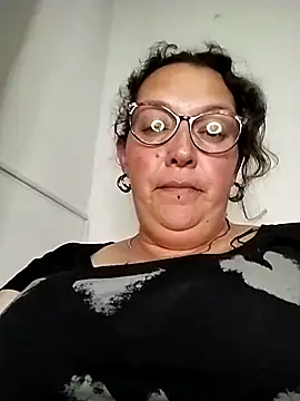 _Saraqueen Chat XXX in diretta