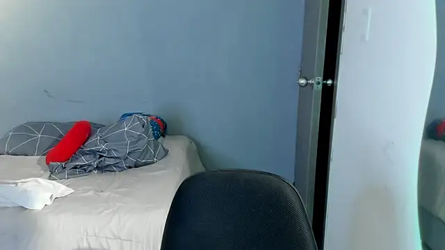 Kris_Khalifa69's Live XXX Chat