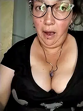 _SaraqueenのライブXXXチャット