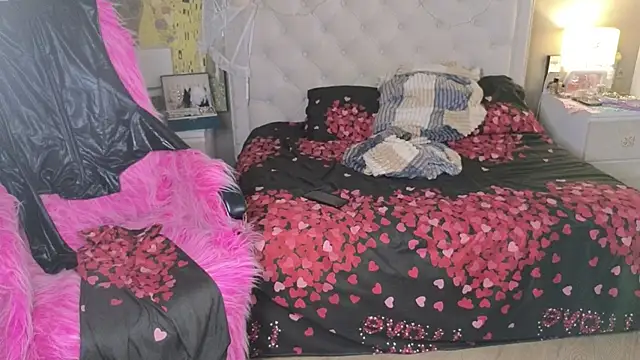 Chat XXX en directo de RoxalanaStar