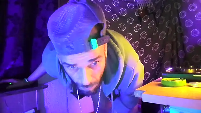 Guyst049 Webcam-Show