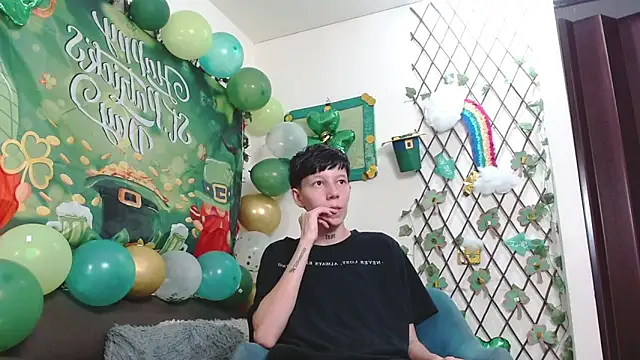 LiamBrown09 现场XXX聊天