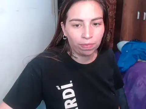 layanafuckass' Live XXX Chat