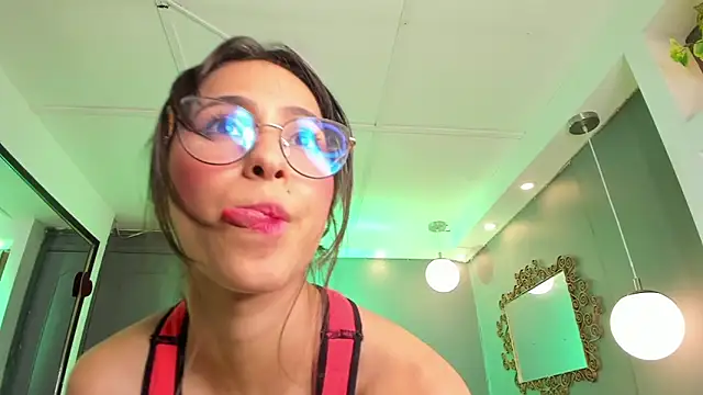 Alana_Martinez_ 现场XXX聊天