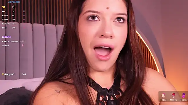 emperatriz_reyes Show in webcam