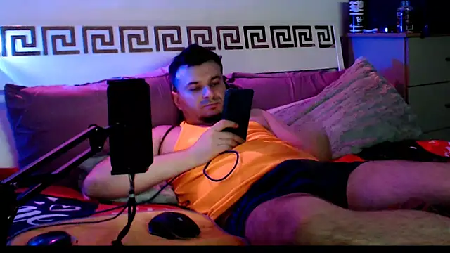 FuckToyBoy69 élő XXX-chatje