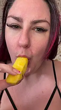 Lacey-BBW webcam show