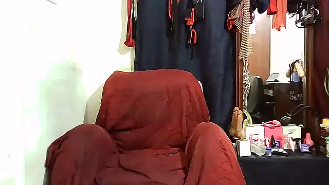 yezz3011's Live XXX Chat