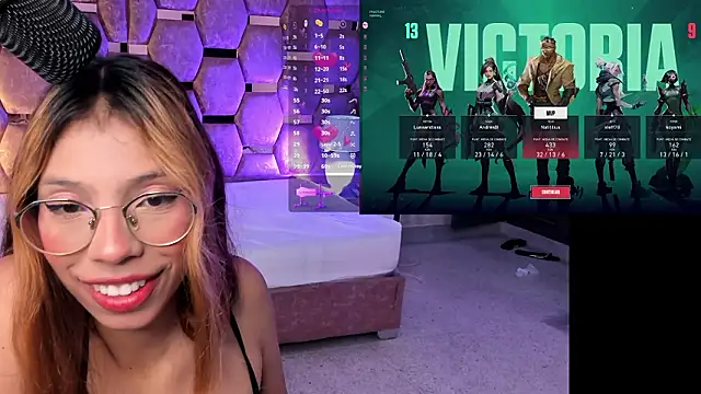 LunaAridi's Live XXX Chat