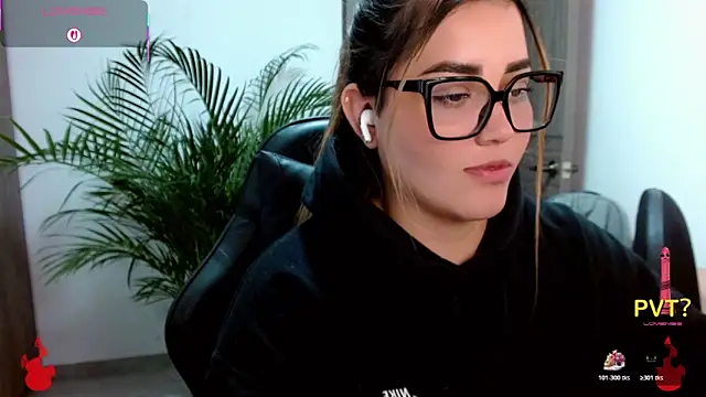 Chat XXX en directo de Lucia_star__