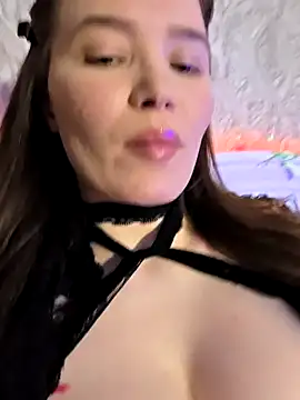 ForLoveAnd's Live XXX Chat