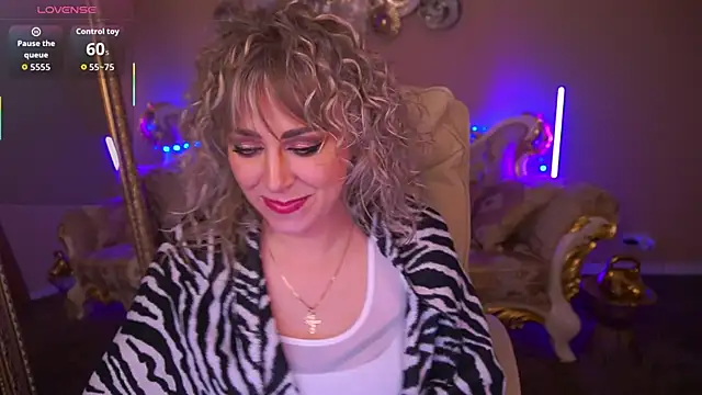 CandyLadyyy's Live XXX Chat