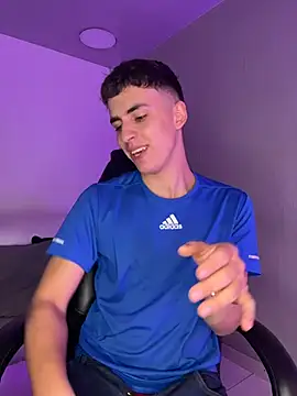 AdrianRinaldi 웹캠 쇼