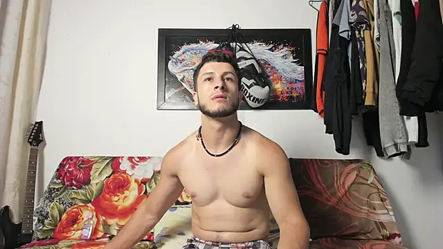 Reynoah's Live XXX Chat