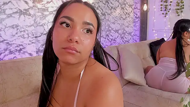 soffi_joness23's Live XXX Chat