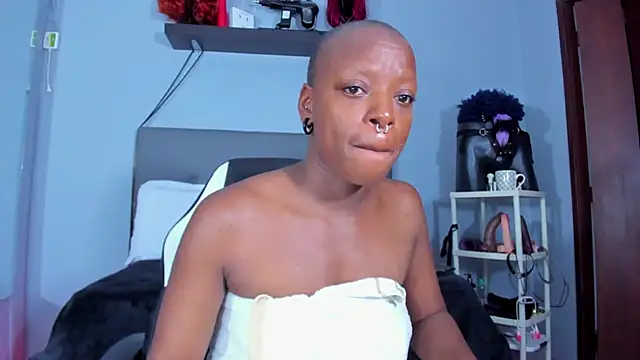 Coco_Kiss Chat XXX live