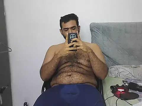 AlphaLatinoBear Live XXX-Chat