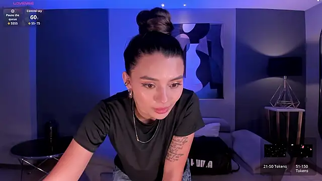 JulietteMoreau's Webcam Show