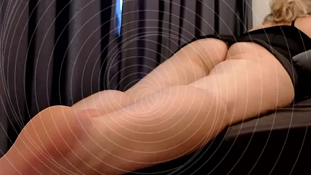 niatonoori élő XXX-chatje